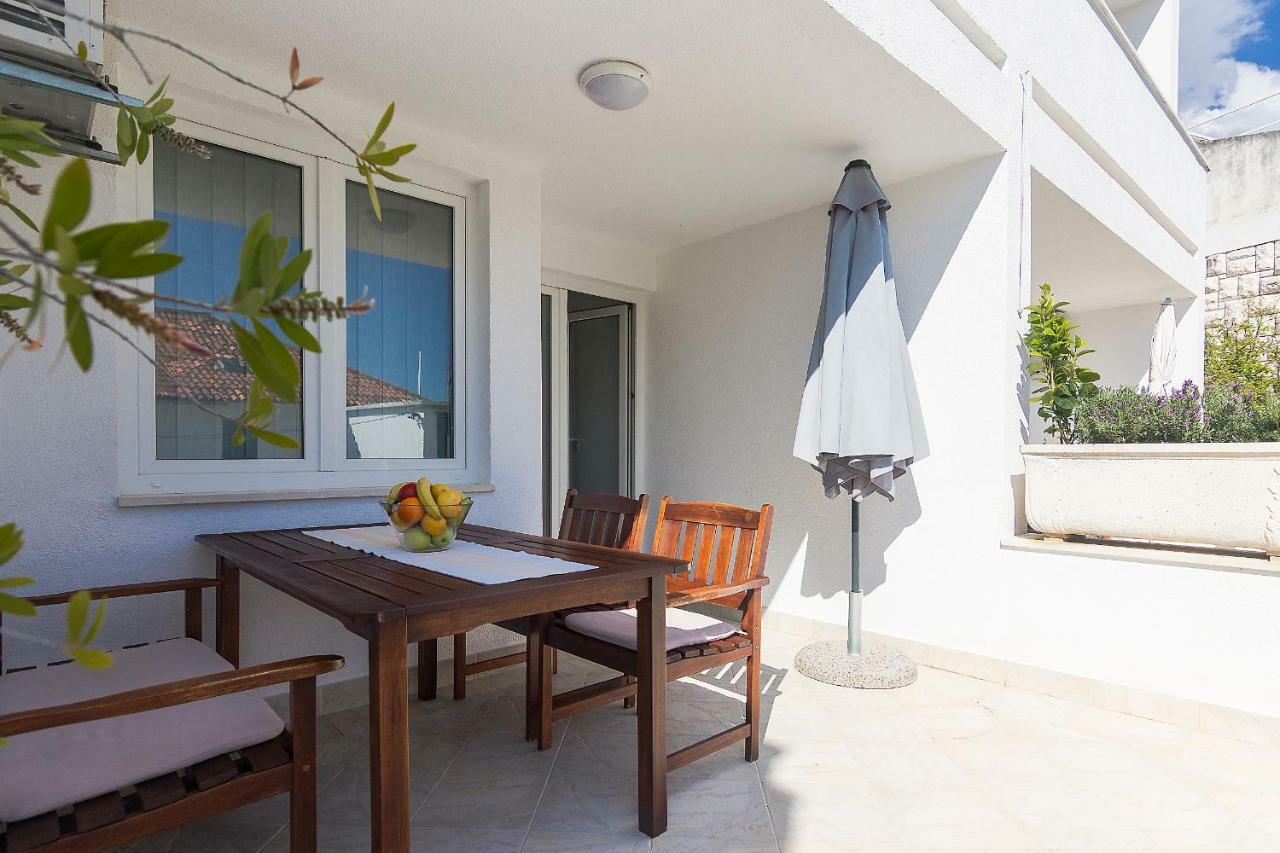 Apartments Villa Mili Brela Buitenkant foto